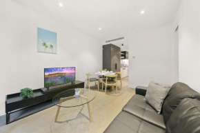 A Cozy & Lovely 2BR Apt Near Melbourne Central